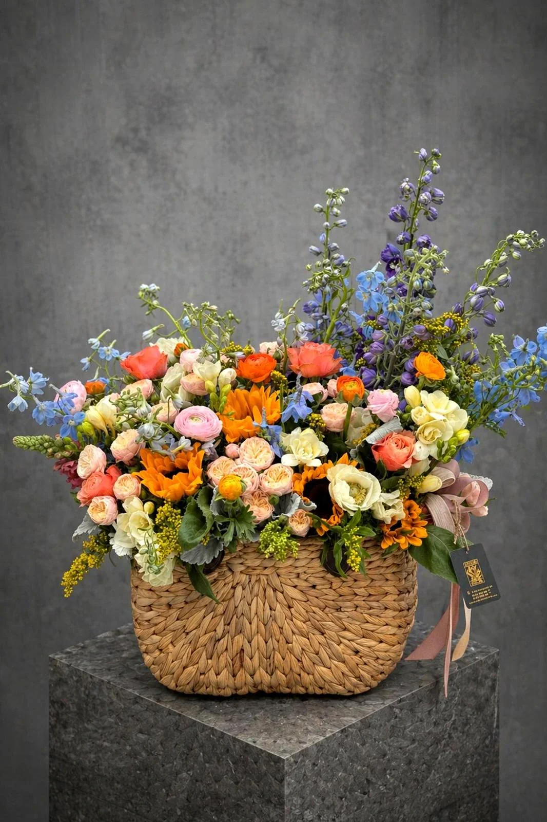 Renkli Çiçek Sepeti